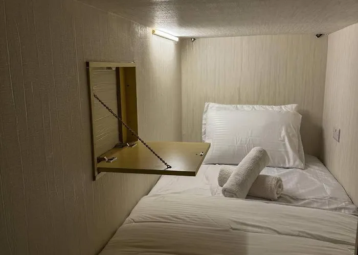 Capsule Hostel Room In Business Bay Near Downtown