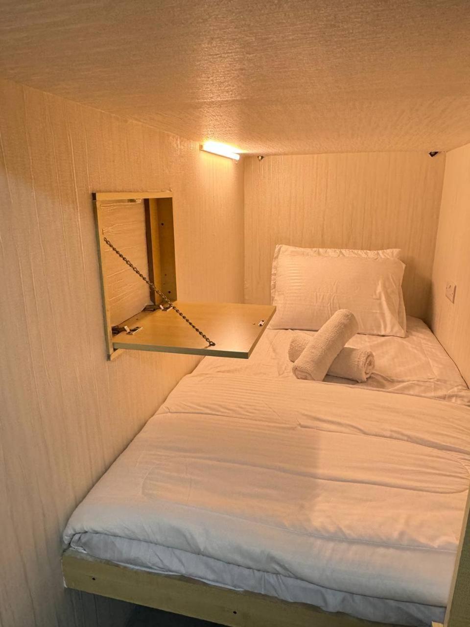 Capsule In Business Bay Near Downtown Capsule hotel *